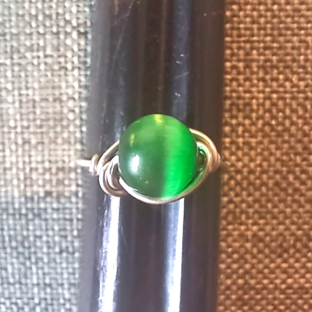 Handmade Green Wire Ring Cat's Eye Glass - New Item (Sz 6.25)
